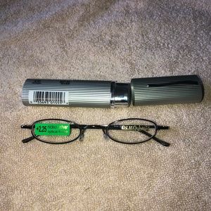 NWT Compact Reading Glasses 👓